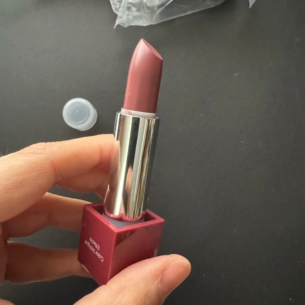 Elizabeth Arden Color Intrigue Effects Lipstick In Wine Cream 07